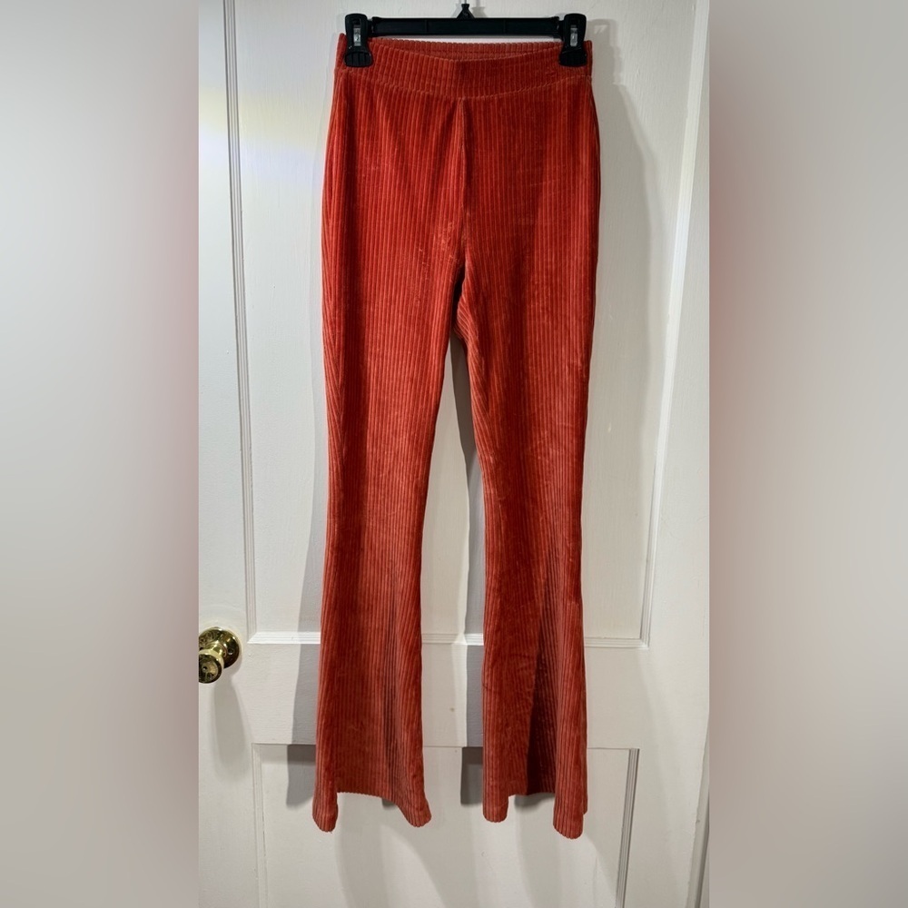Aerie Groove-On Velour High
Waisted Flare Pant - Color Rust Belt - Picture 6 of 7